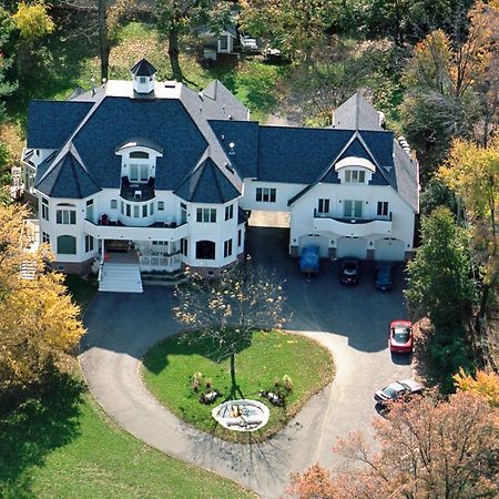 The Columbia Inn At Peralynna Екстериор снимка